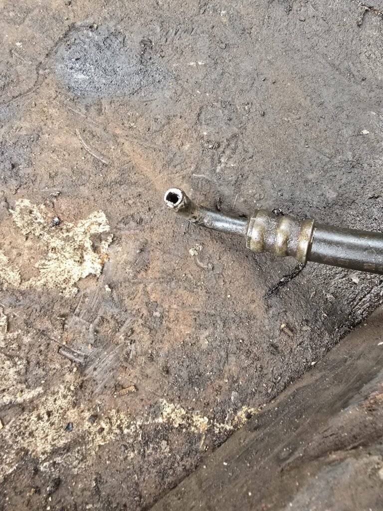 Hydraulic piping for cars